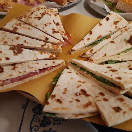 צ'סנטיקו Hotel Bellevue מראה חיצוני תמונה