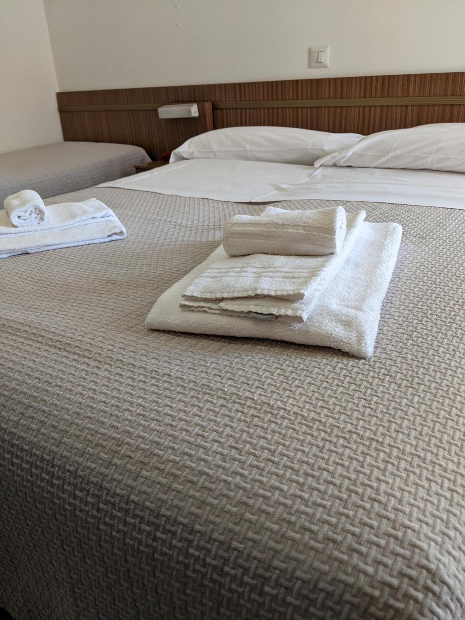 צ'סנטיקו Hotel Bellevue מראה חיצוני תמונה