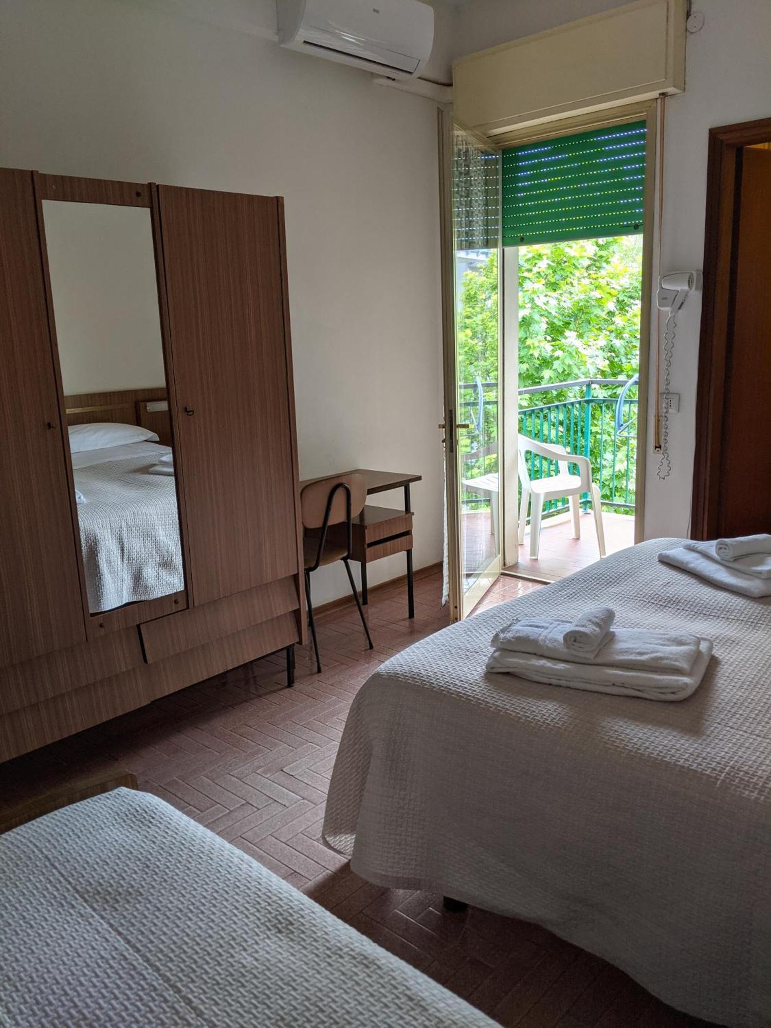 צ'סנטיקו Hotel Bellevue מראה חיצוני תמונה