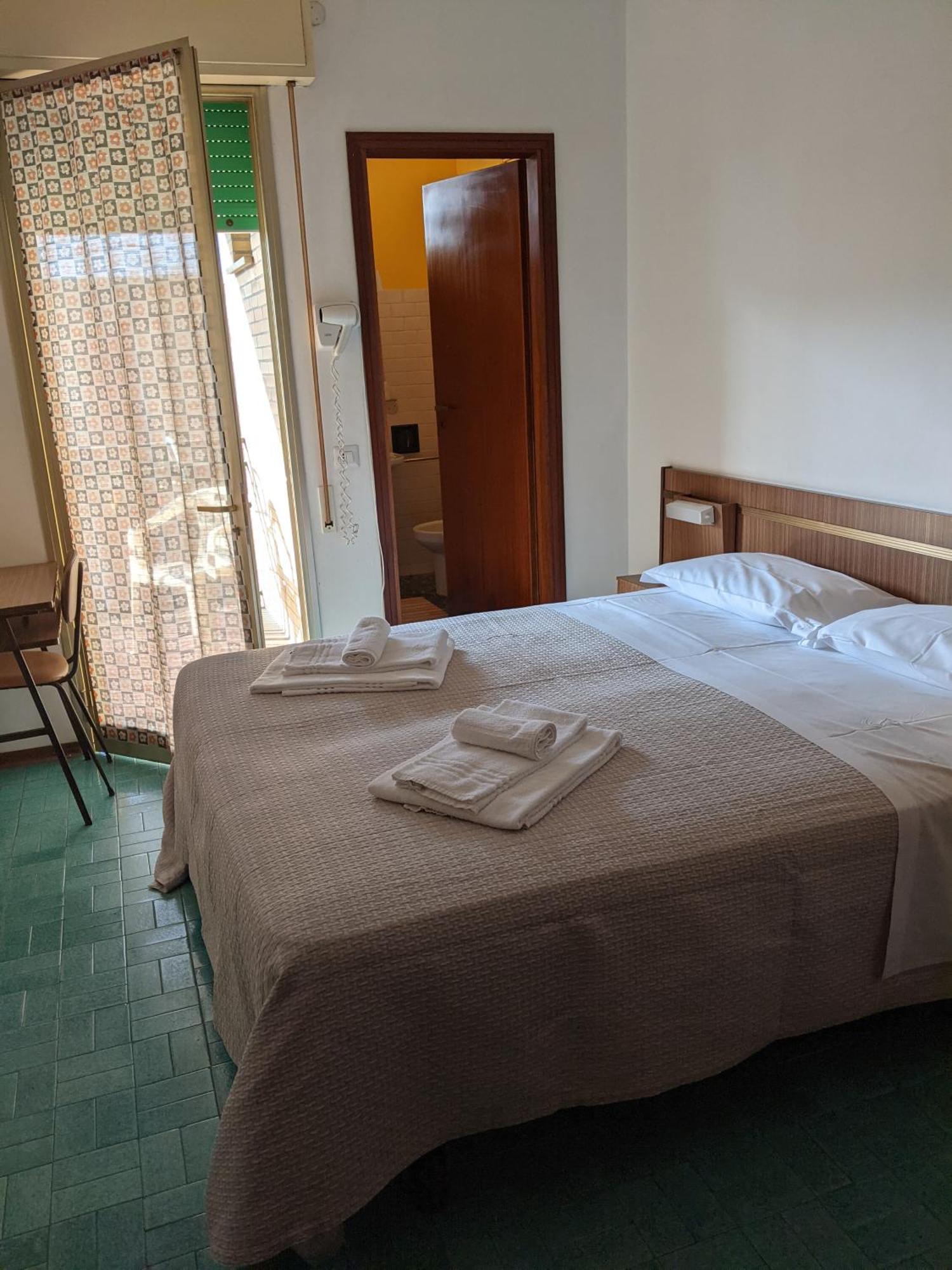 צ'סנטיקו Hotel Bellevue מראה חיצוני תמונה