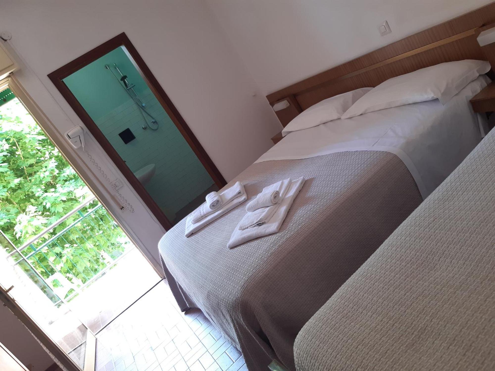 צ'סנטיקו Hotel Bellevue מראה חיצוני תמונה