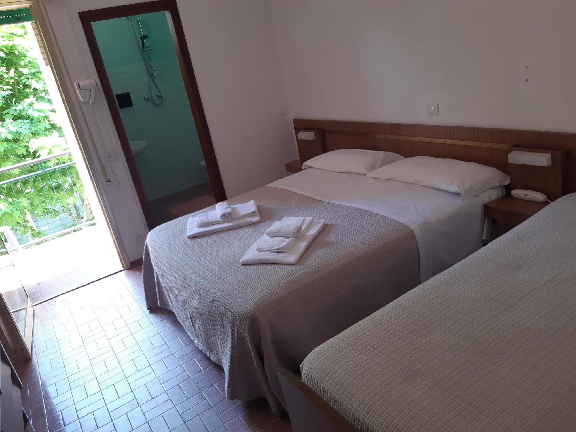 צ'סנטיקו Hotel Bellevue מראה חיצוני תמונה
