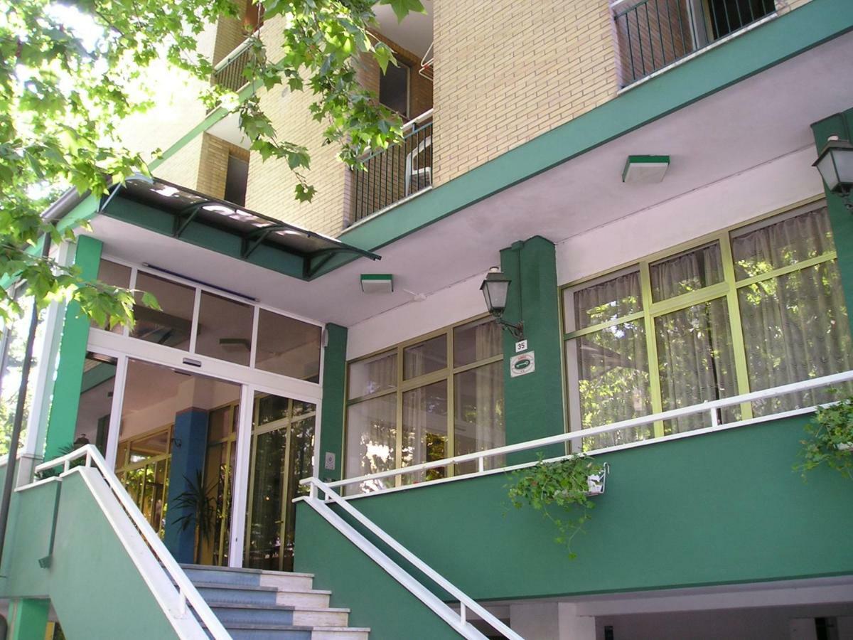 צ'סנטיקו Hotel Bellevue מראה חיצוני תמונה