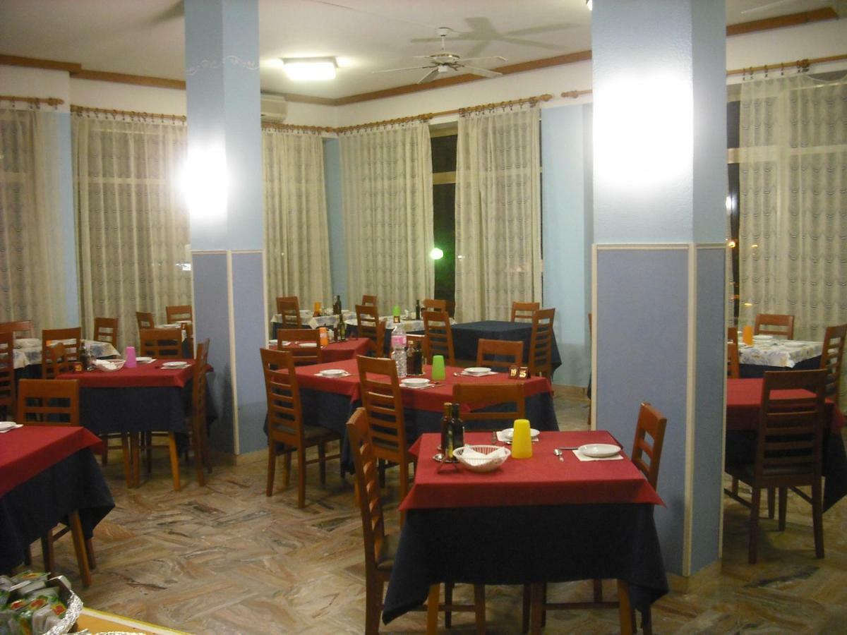 צ'סנטיקו Hotel Bellevue מראה חיצוני תמונה